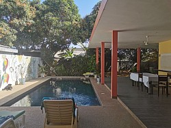 Vue terrasse sur piscine